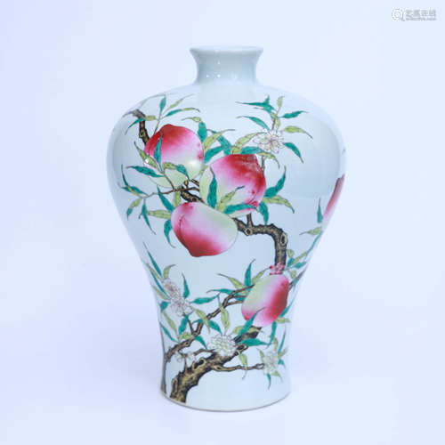 A FAMILLE ROSE PEACH PATTERN PORCELAIN PLUM BOTTLE