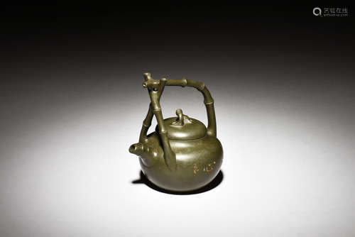 YIXING ZISHA TEAPOT WITH LIFTING HANDLE