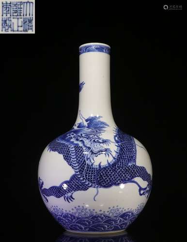 BLUE AND WHITE 'DRAGON' VASE