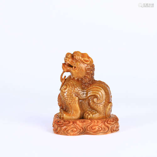 A TIANHUANG STONE CARVED LION-SHAPED AROMATHERAPY ORNAMENT