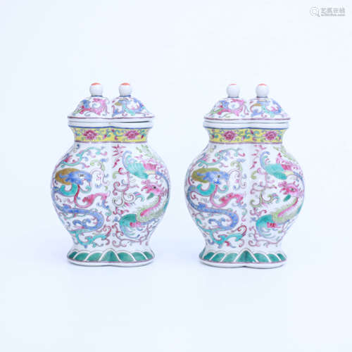 A PAIR OF FAMILLE ROSE DRAGON&PHOENIX PATTERN PORCELAIN JARS