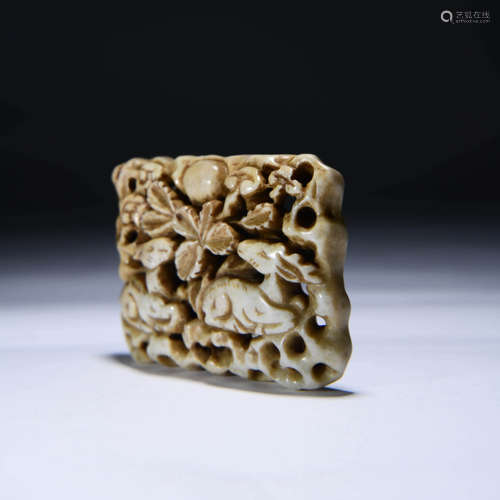 A DEER PATTERN CARVED JADE BELT PLATE