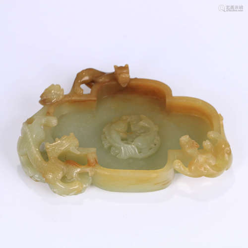 A HETIAN JADE CARVED CHI DRAGON PATTERN BRUSH TIAN