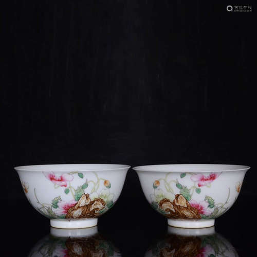 A PAIR OF ENAMEL FLOWER AND BUTTERFLY PATTERN BOWLS