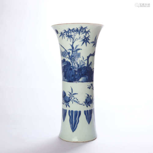 Flower Gu decorated with blue and white flowers in early Qing Dynasty