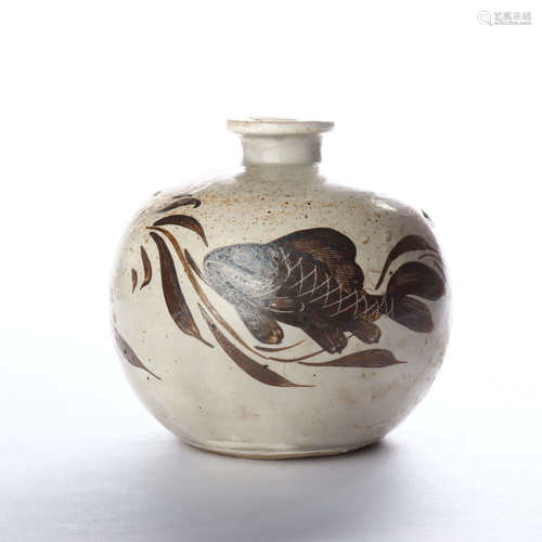 Cizhou kiln white glaze black flower fish pattern Dulu bottle