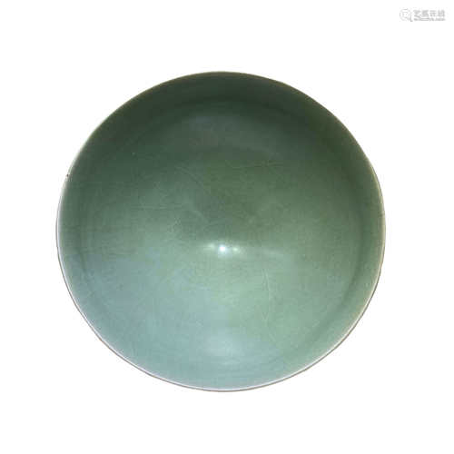 Lotus bowl in Longquan kiln of Song Dynasty