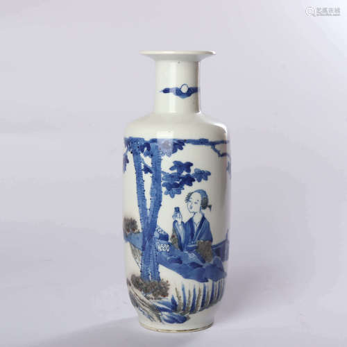 In the early Qing Dynasty, the blue and white glazed red figures and flowers ornamented mallet bottles