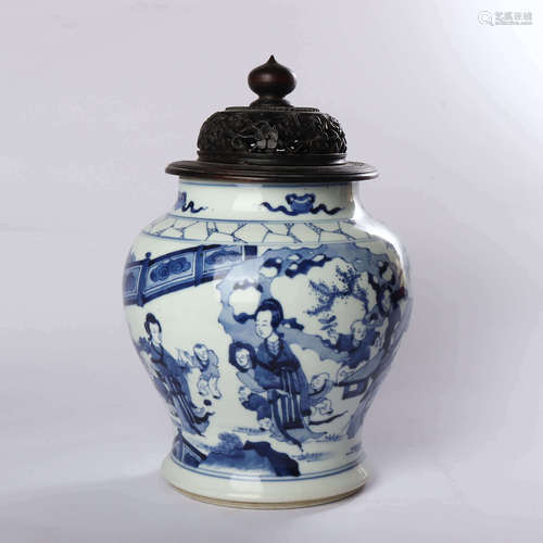 General pot decorated with blue and white figures in early Qing Dynasty