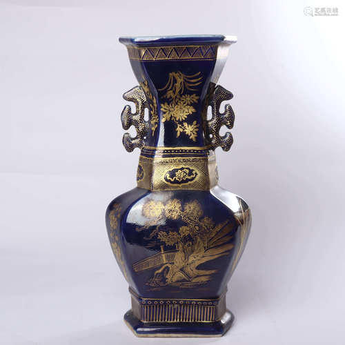 Double eared vase decorated with blue glaze and gold depicting figures and flowers in the middle of Qing Dynasty