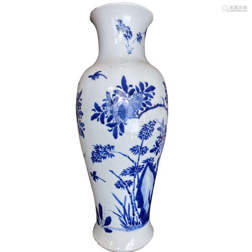 Blue and white flower decorative vase in early Qing Dynasty