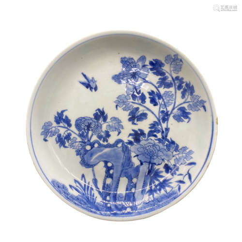 Blue and white flower and bird decorative plate in the middle of Qing Dynasty