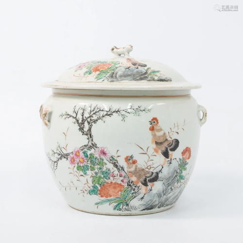 Chinese pot with lid