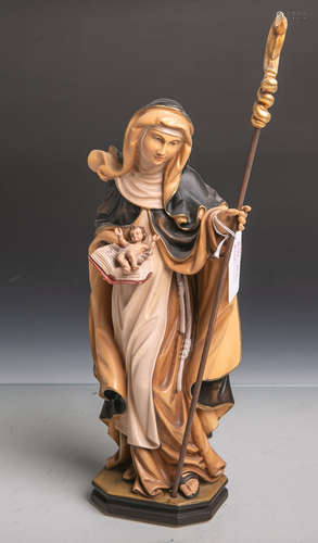 Holzfigur der Hl. Edeltraud (20. Jahrhundert), vollplastisch geschnitzt, polychrom gefasst