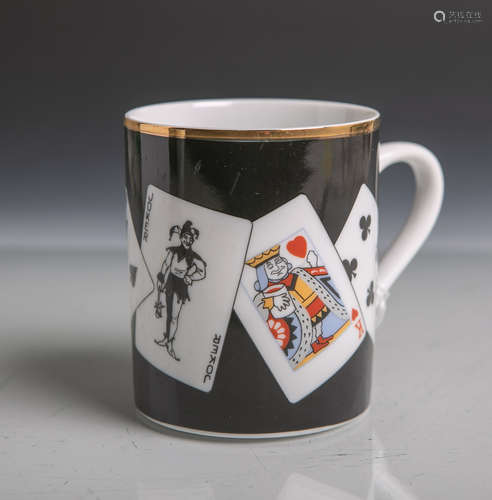 Moderne Kaffeetasse mit Spielkartenmotiv aus Porzellan (Tiffany u. Co.), mit Goldrand, auf