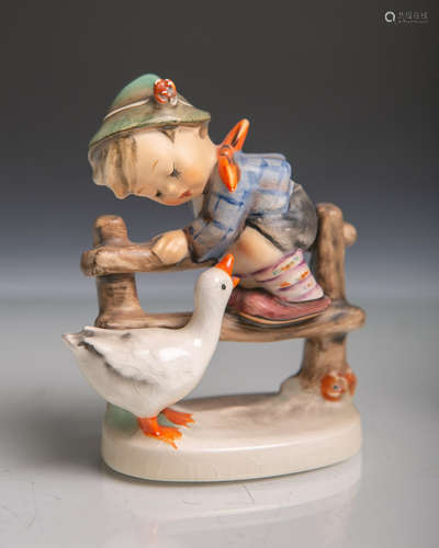 Junge mit Gans (Hummelfigur) aus Keramik von Goebel (blaue Unterbodenmarke,