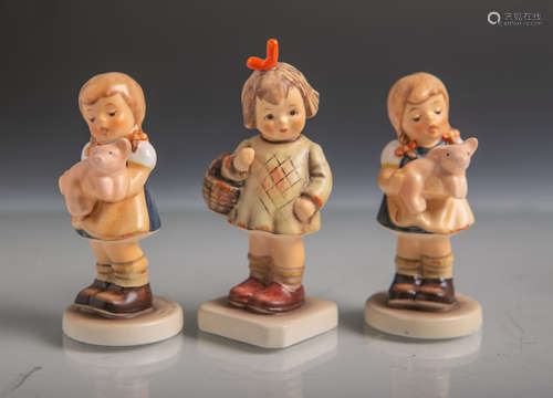 Drei Hummelfiguren (Hummel-Club, 1999/2000) aus Keramik von Goebel (Unterbodenritznummer