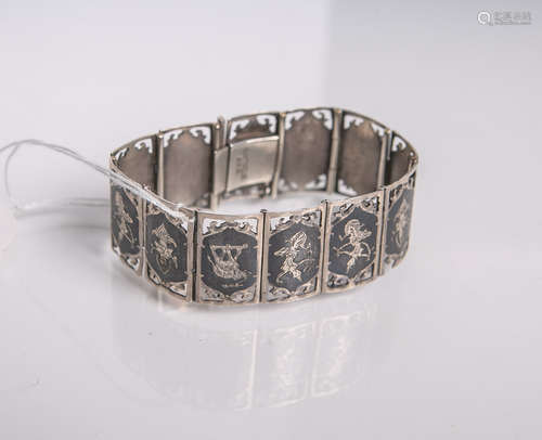 Armband aus Silber (Prov.: Siam), 12 Platten m. Darstellung von Apsara-Tänzern u.