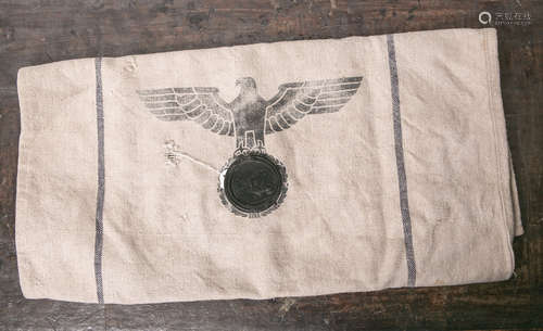 Heller Leinensack (Drittes Reich), m. Reichsadler u. Hackenkreuz, rs. gestempelt: H. Vpfl.