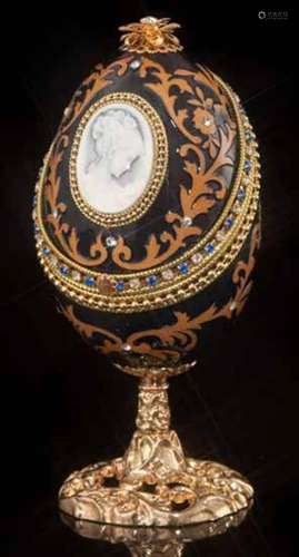 DECORATIVE CRYSTAL CAMEO INSPIRED EGG