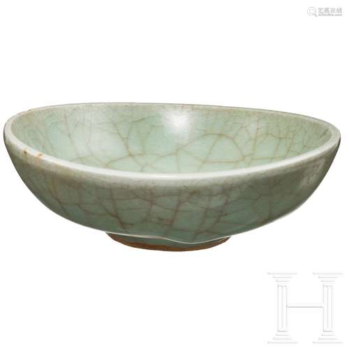 Eine Longquan-Celadon-Schüssel, China, Ming-Dynastie, 1368 - 1644