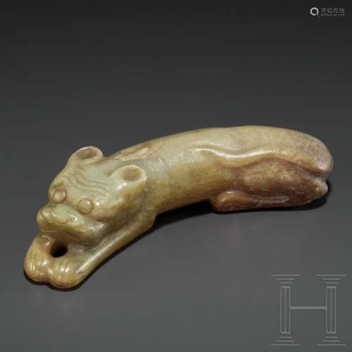 Hunde-Anhänger im Stil der Sung- bis Ming-Zeit, Nephrit-Jade, China, um 1900