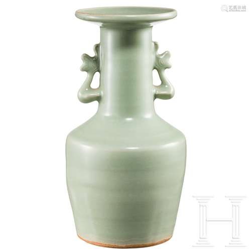 Kleine Longquan-glasierte Kinuta-Vase, Mitte 20. Jhdt.