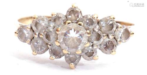 Modern 9ct gold paste set cluster ring, size N/O