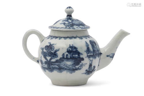 Good Lowestoft porcelain miniature tea pot, circa 1765, decorated in underglaze blue with