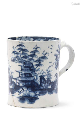 Early Lowestoft porcelain small mug with a chinoiserie design in shades of dark and light blue,