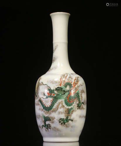 KANGXI MARK, CHINESE FAMILLE ROSE DRAGON LONGNECK VASE