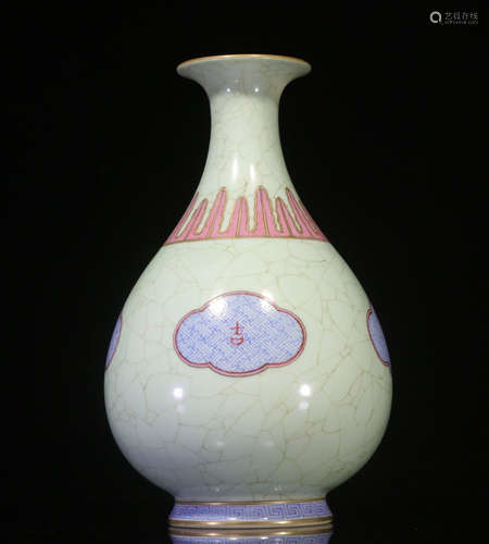 YONGZHENG MARK, CHINESE CELADON VASE