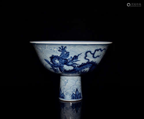 XUANDE MARK, CHINESE BLUE & WHITE DRAGON BOWL