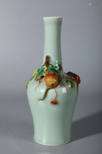 QIANLONG MARK, CHINESE CELADONVASE