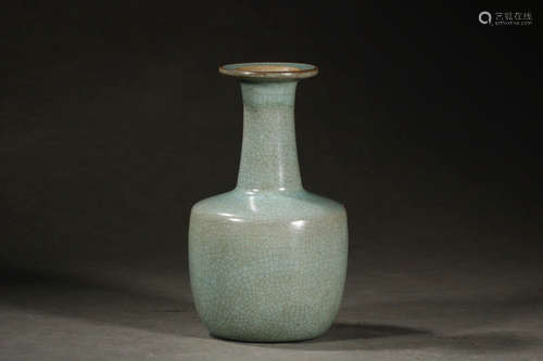 CHINESE RU-KILN VASE