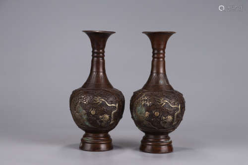 XUANDE MARK, PAIR OF CHINESE DRAGON VASE