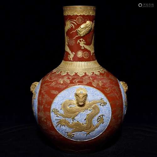 A Chinese Porcelain Red Glazed Gilding Bottle Vase