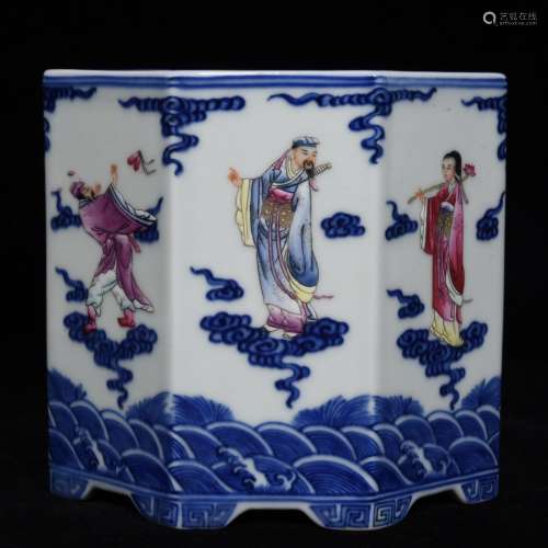 A Chinese Porcelain Blue&White Famille Rose Brush Pot