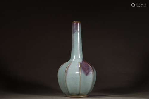 A Chinese Porcelain Jun Kiln Vase