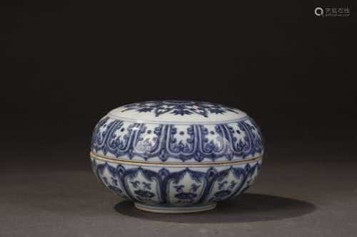 A Chinese Porcelain Blue&White Box With Lid