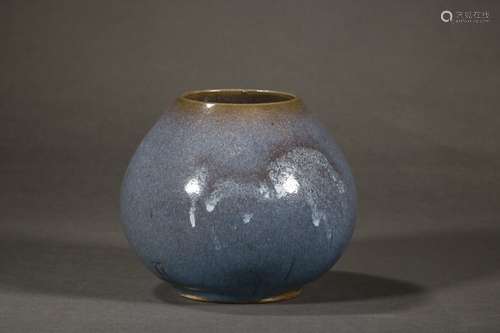 A Chinese Porcelain Jun Kiln Jar