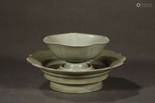 A Chinese Porcelain Ru Kiln Bowl