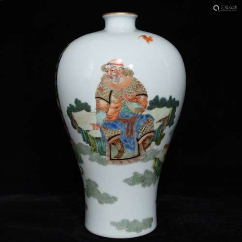 A Chinese Porcelain Famille Rose Meiping Vase