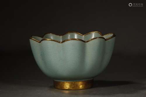 A Chinese Porcelain Ru Kiln Bowl With Gold Painting