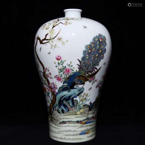 A Chinese Porcelain Famille Rose Meiping Vase