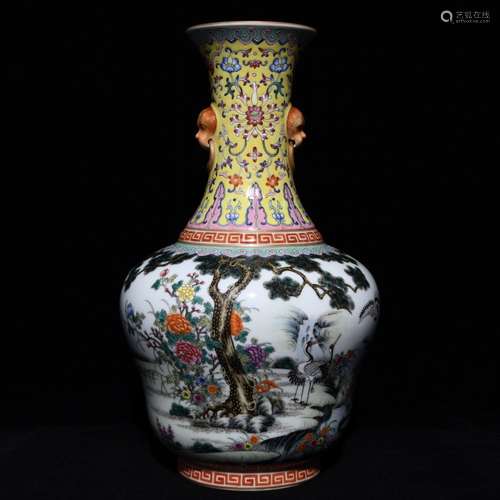 A Chinese Porcelain Famille Rose Vase