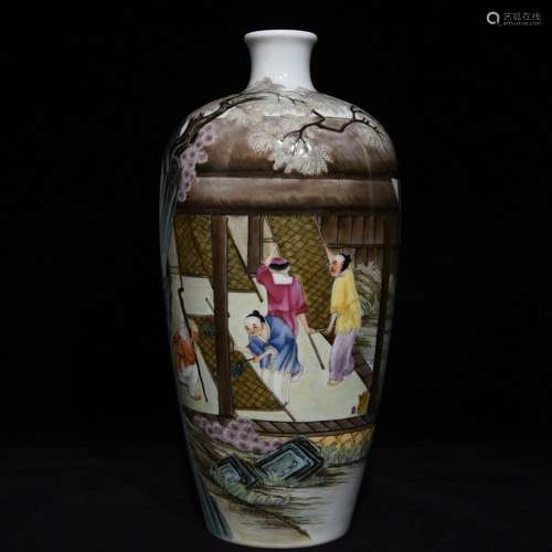 A Chinese Porcelain Famille Rose Meiping Vase