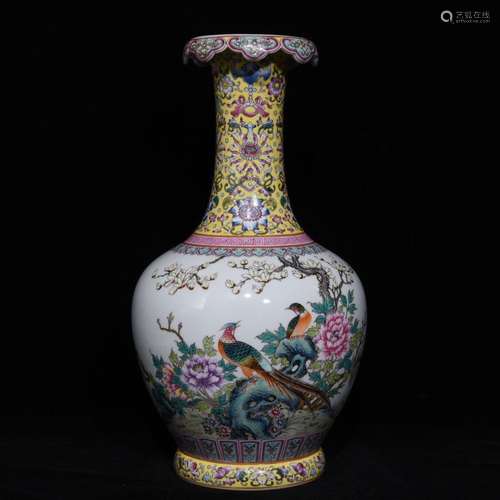 A Chinese Porcelain Famille Rose Vase