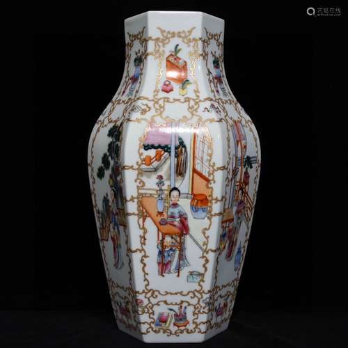 A Chinese Porcelain Famille Rose Vase