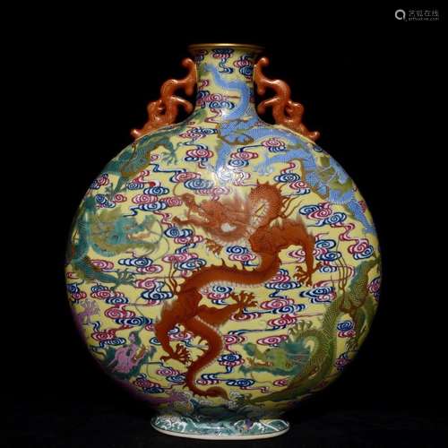 A Chinese Porcelain Famille Rose Vase